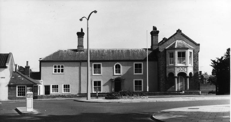 Photograph. The Cedars on New Road / Yarmouth Road (North Walsham Archive).