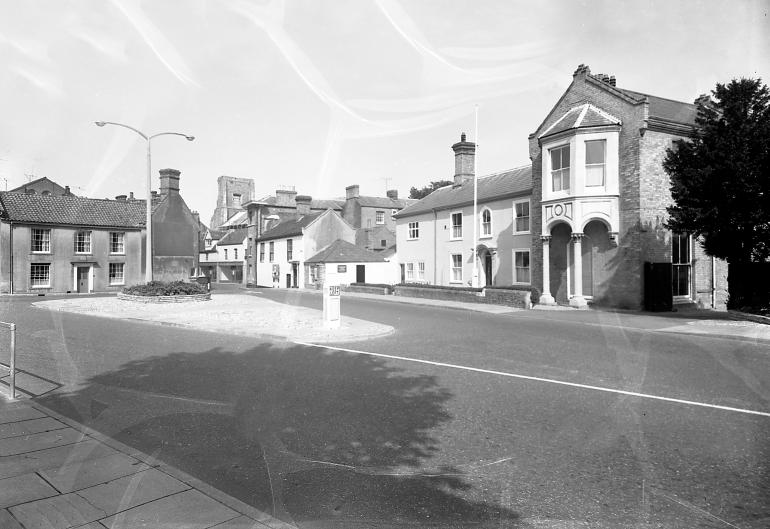 Photograph. The Cedars on New Road / Yarmouth Road (North Walsham Archive).