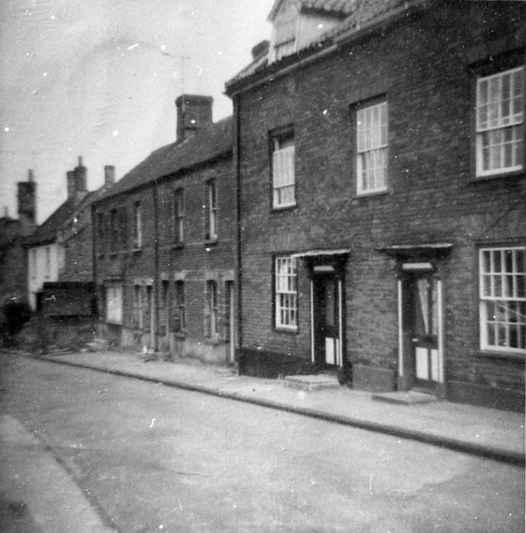 Photograph. Hall Lane Cottages, North Walsham (North Walsham Archive).