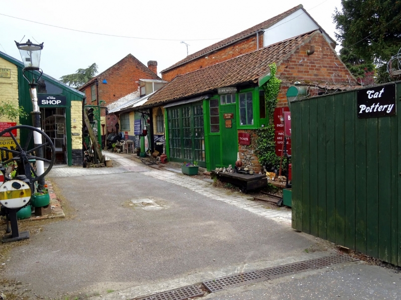 Cat Pottery and Railway Yard